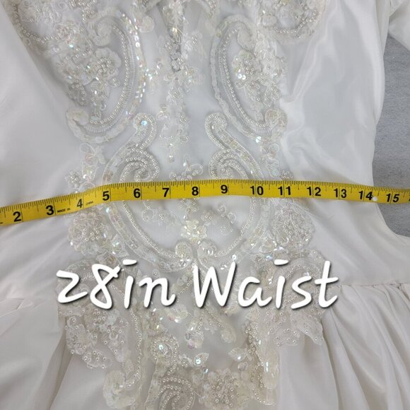 Vintage Demetrios Fit and Flare Ivory Wedding Dress With Veil. Size 4 Approx. - Picture 11 of 14